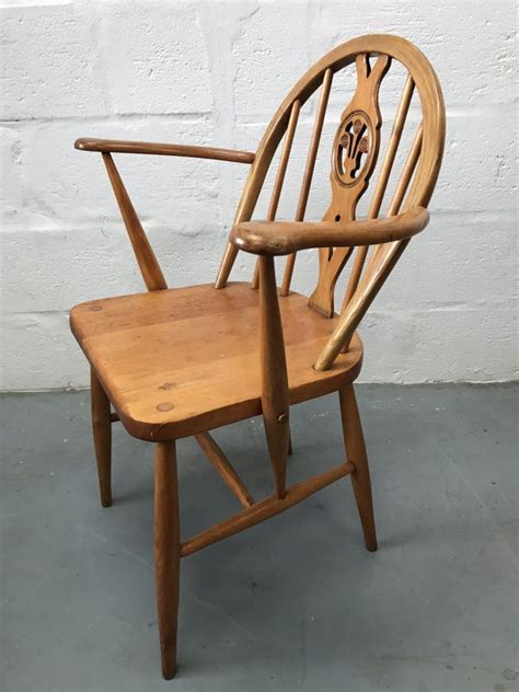 Today it's not just cabinets, it's sofas, chairs, recliners and we have ercol snugglers here too. Single Vintage ERCOL Windsor Armchair Carver / Kitchen ...