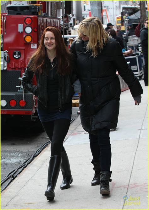 shailene woodley red hair for amazing spider man 2 filming photo 541181 photo gallery