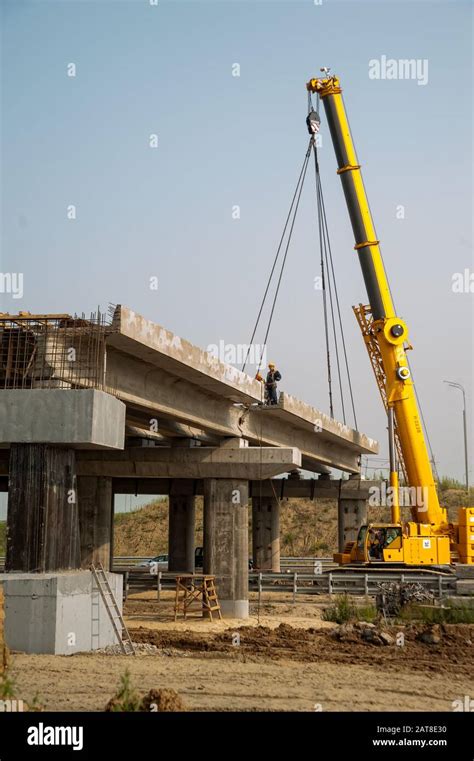 Mounting Of Bridge Span Stock Photo Alamy