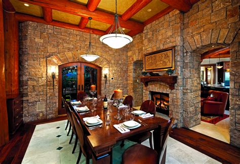 5 Delightful Log Home Dining Rooms