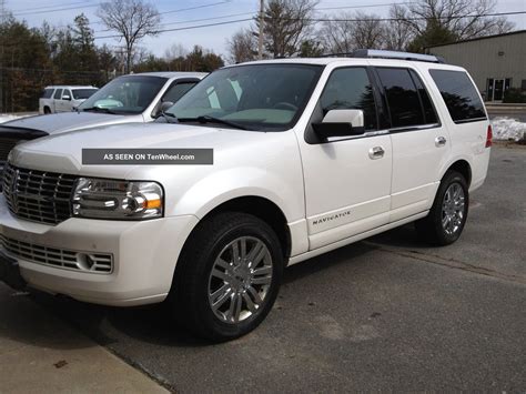 Compare 2013 lincoln navigator different trims: 2010 Lincoln Navigator Limited Edition
