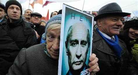 Tens Of Thousands Protest In Moscow Russia In Defiance Of Putin The New York Times