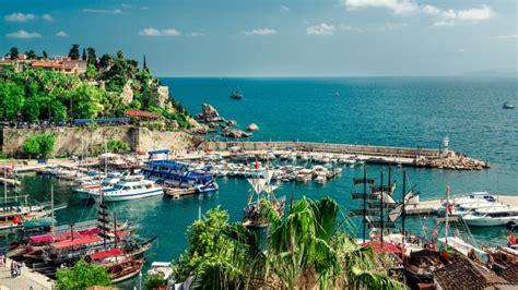 Анталия является пятым по численности населения города в турции, и является самым крупным городом на побережье средиземного и считается ступицей на турецкой . Анталия - очарованието на Турската ривиера - Lifestyle.bg