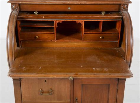 Antique Roll Top Secretary Desk With Hutch Ebth