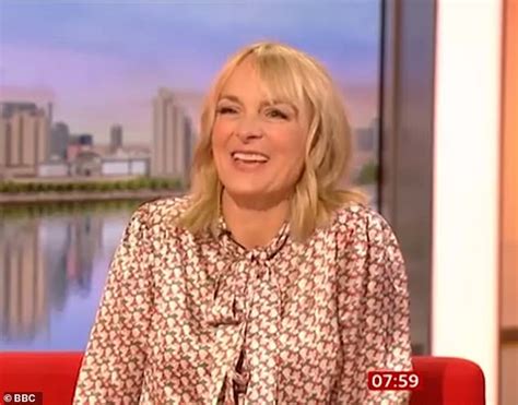 Louise Minchin Returns To Bbc Breakfast To Plug Her New Book Which Slams Trends Now