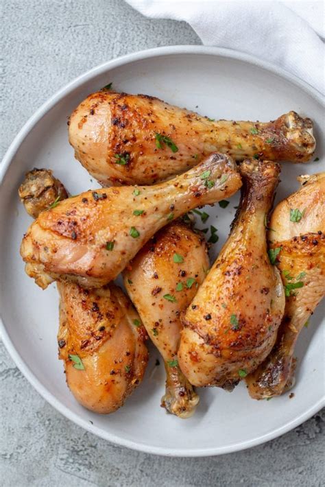 How long does it take to cook chicken thighs at 400 degrees? Baked Chicken Legs - Momsdish
