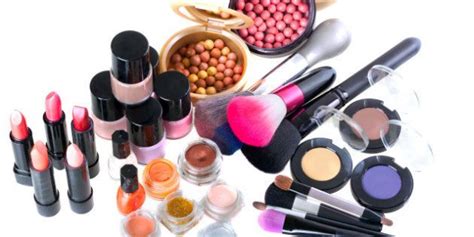 Beauty tips for skincare, hair care and other beauty solutions are featured in. Beauty Tips: 10 Common Makeup Mishaps And How To Fix Them ...