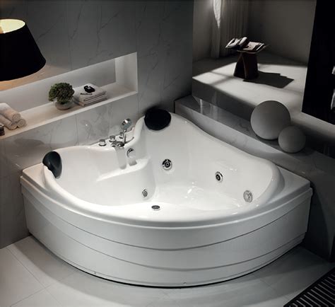 The selection of jacuzzi bathtubs is so wide that if can satisfy all needs. JACUZZI & BATHTUB : SRTJC806