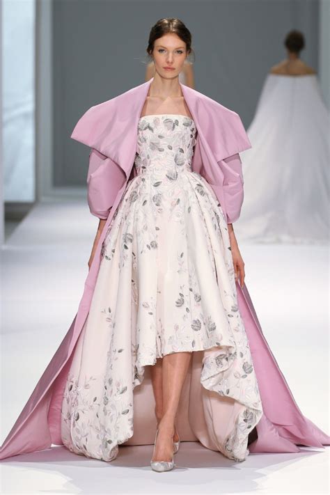 Buy now and get up to 60% off on popular products. RUNWAY: Ralph and Russo Spring-Summer 2015 Couture Collection