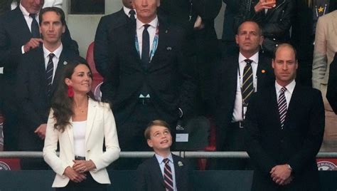 william kate and george at wembley sadness in the stands for the final breakinglatest news