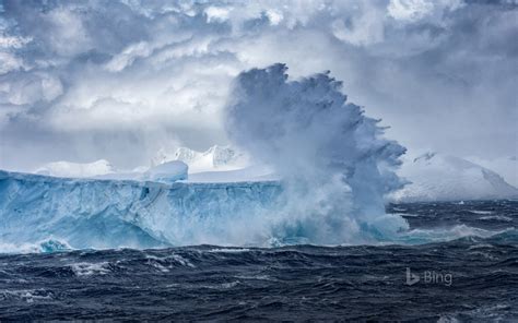 Iceberg Floating Off The Coast Of Antarctica Bing Wallpapers Sonu Rai