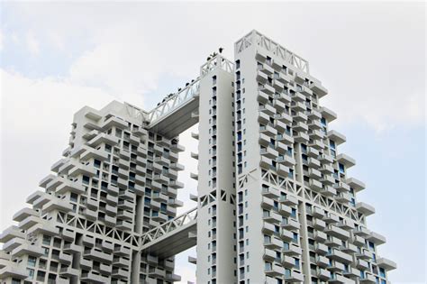 Moshe Safdies Sky Habitat Nears Completion In Singapore