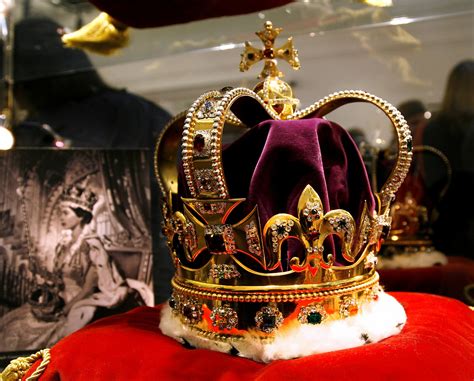 How Old Are The Crown Jewels Today It Forms Part Of The Crown Jewels