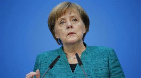 Merkel Forsvarer Smertelig Afgivelse Af Finansministerpost