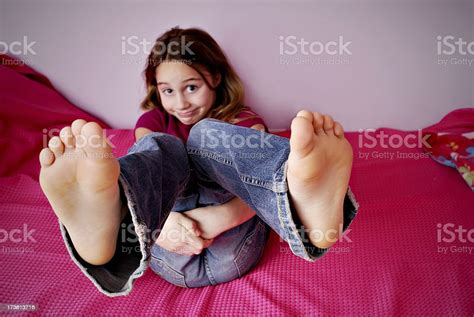 Meine Füße Stockfoto Und Mehr Bilder Von 8 9 Jahre Istock