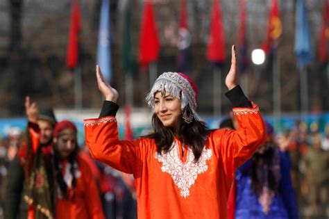 Kashmiri College Girls Perform Traditional Dance During A Full Dress