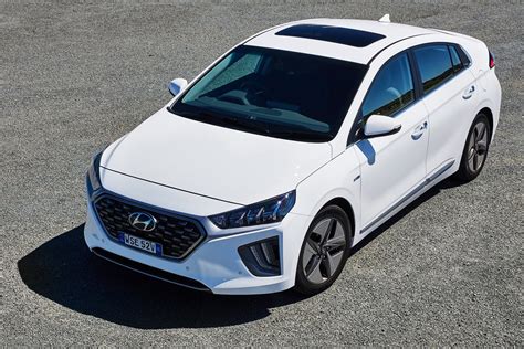 Hyundai Ioniq Hybrid Premium 2020 Review