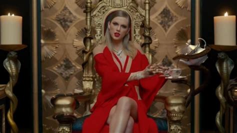 Taylor Swift S Epic Look What You Made Me Do Music Video Decoded