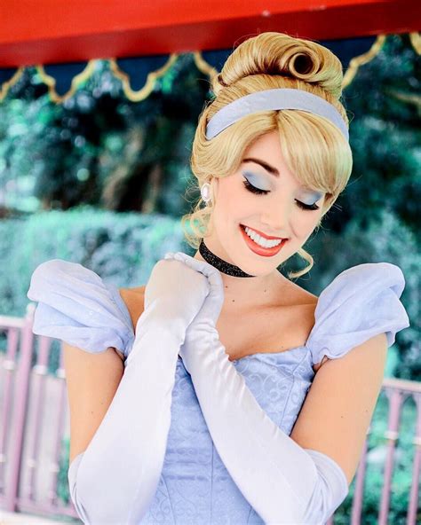 𖧹 🄲 🄸 🄽 🄳 🄴 🅁 🄴 🄻 🄻 🄰 𖧹 cinderella disney disney princess cosplay disney princess makeup