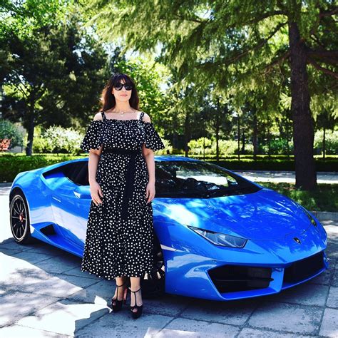 Lamborghini Entrepreneur Growthacking Monica Bellucci Nice Dresses