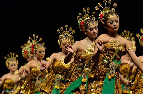 10 Ancient Indonesian Dances You Need To See 10b