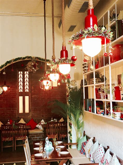 Pin by Manvee Sharma on DIGGIN CAFE | Holiday decor, Decor ...