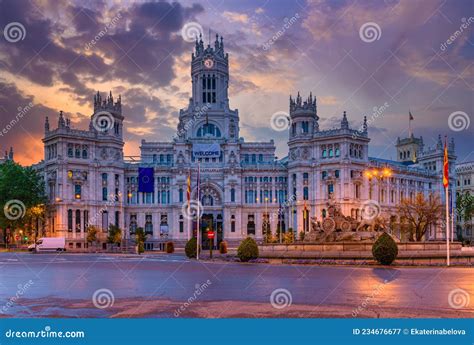Place Cybeles Plaza De La Cibeles Et Bureau De Poste Central Palacio De