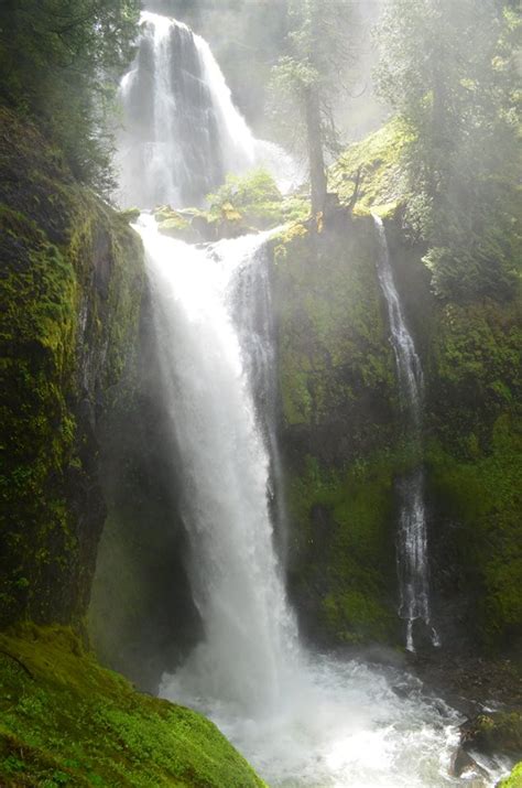 Gorgeous 200 Foot Waterfall Called Falls Creek Falls Near Mt St Helens