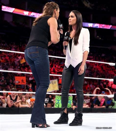 Brie Bellas Outfit On Wwe Monday Night Raw Was Spot On With Images