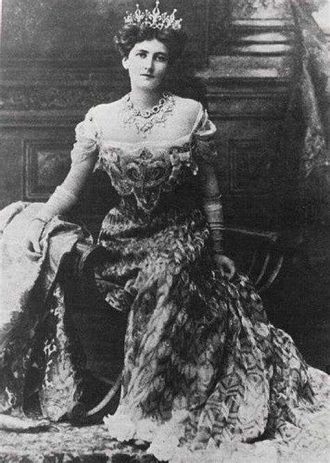Lady Curzon 1909 In The Famous Peacock Dress