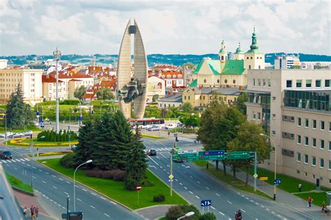Therefore, further changes were introduced in the schedules of carriers operating from/to rzeszow airpo. Keine Suche nach freien Parkplätzen mehr - Asseco ...