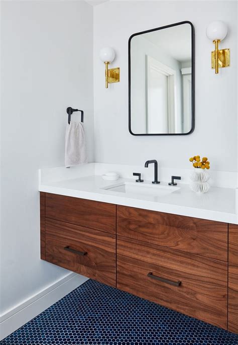 And here is the tub/shower area across from the vanity. 13 Incredible Mid-Century Modern Bathroom Ideas for a ...