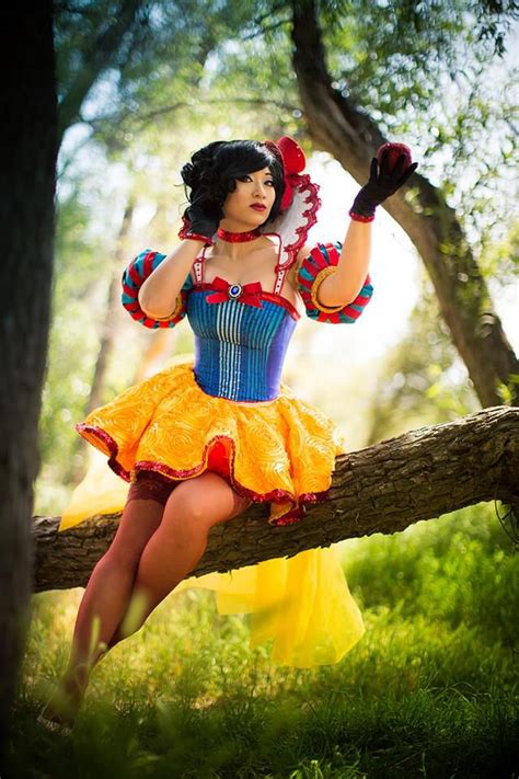 25 Best Snow White Disney Cosplay Images On Pinterest Disney Cosplay