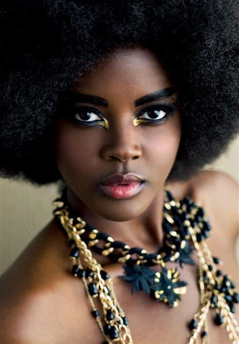 最も美しいアフリカの女性のヌード 女性の写真