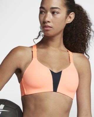 11 Best Sports Bras For Large Breasts 2018 - Supportive ...