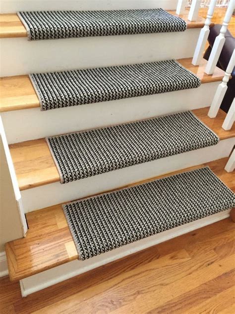 Ein treppenbelag ist die oberfläche bzw. Treppenteppich verlegen auf den Stufen - 3 Varianten und ...