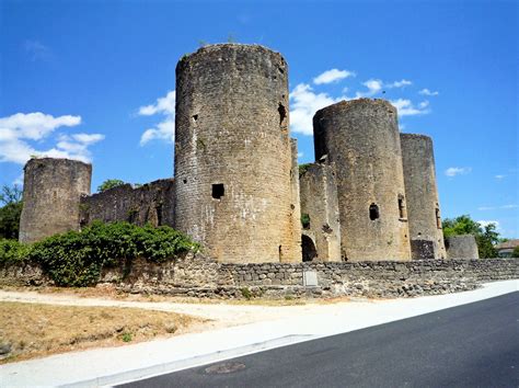 Château De Villandraut Gironde 3 By Kordouane