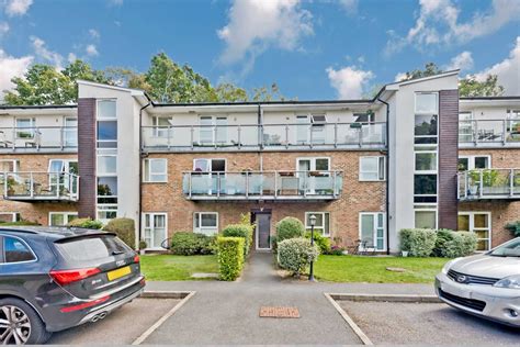 The clients had recently purchased their home and needed some help with the design of their main living area. 2 bedroom apartment to rent, Embercourt Road, Thames ...