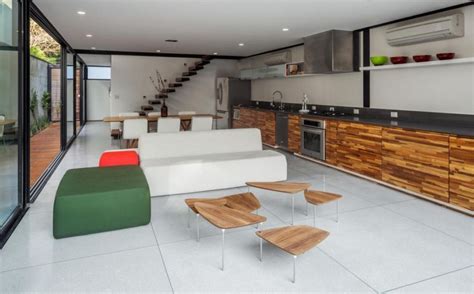 Large tile, however, is perfect for creating an uncluttered look, which can be a powerful contrast with shelves and counters holding smaller items in rooms such as the kitchen. Make a Statement with Large Floor Tiles