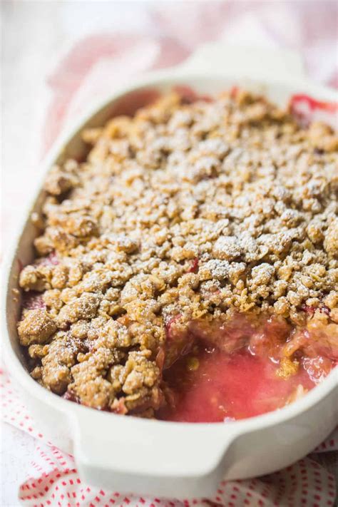 Rhubarb Crisp I Love To Make This In Spring And Summer So Quick And Easy