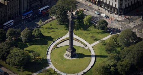 Jun 09, 2020 · black lives matter graffiti appeared overnight on the statue of henry dundas in st andrew's square, edinburgh after a protest on sunday. Edinburgh to add new plaque to prominent Dundas statue ...