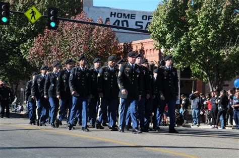 Soldiers Support Veterans Day Events Article The United States Army