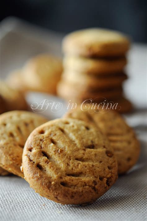 Dolci e dessert / ricette per vegetariani / biscotti croccanti al latte. Digestive biscotti fatti in casa ricetta facile | Arte in ...