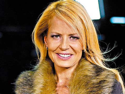 Cecilia bolocco (born cecilia carolina bolocco fonck on may 19, 1965) is a chilean actress, tv host and beauty queen who was crowned miss universo chile 1987 and miss universe 1987. Escándalo en Chile: apuntan a Cecilia Bolocco como tercera ...