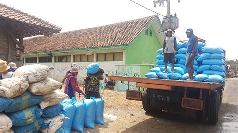 Jika anda ingin mencari letak suatu tempat maupun lokasi dan jalan yang berada diwilayah cirebon. Garam Petani Cirebon Terpuruk pada Harga Rp200 Per Kg ...