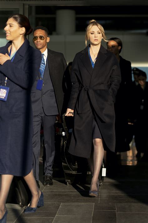 Released by hbo max, the series tells the tale of cassandra cassie bowden. The Flight Attendant Review: Arrivals and Departures (Season 1 Episode 8) | Tell-Tale TV
