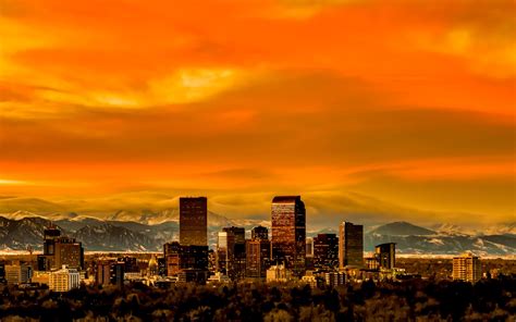 Denver is the central city of a conurbation region in the u.s. skyline, Colorado, Denver, panorama, orange sky
