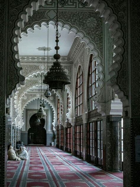 من جهته، أعلن ديوان الوقف السني في العراق اليوم الثلاثاء أن يوم الخميس المقبل أول أيام عيد الفطر. _ كان السلف يدخرون حاجاتهم لدعاء يوم عرفة… فكم من الحاجات ...
