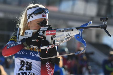 Kvůli časovému posunu končí fotbalové maratony i dvě hodiny po půlnoci. Sestry Öbergovy vítězství ve stíhačce Eckhoffové nevzaly ...