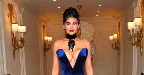 Kylie Jenner Flaunts Hourglass Figure In New Thirst One News Page